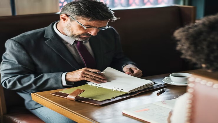 Exploring the Benefits of Law Assignment Help